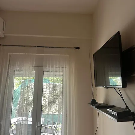 Tzo Apartment